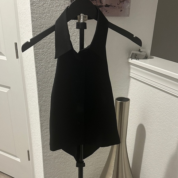 Harve Benard Tops - Harve Benard Black Collared Sleeveless Top